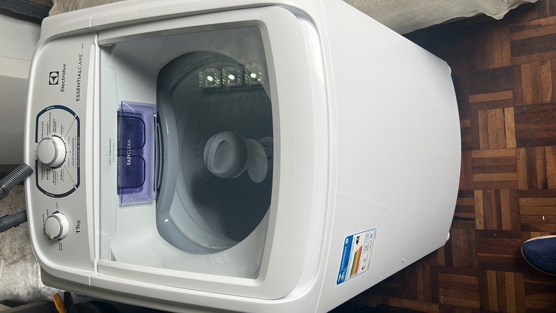 Lavadora de Roupas Electrolux Essencial Care LES11 Top Load 11kg