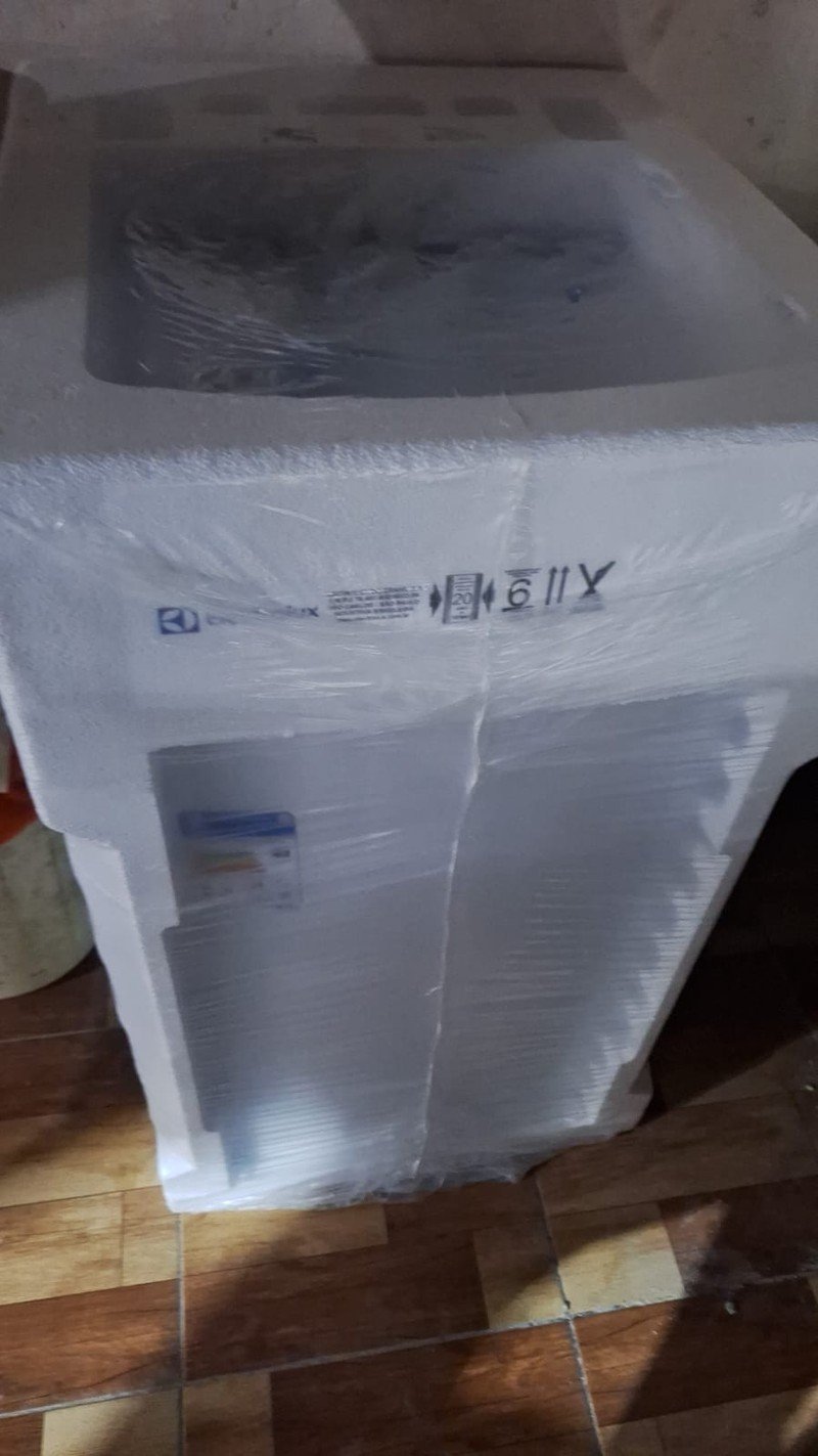 Máquina de Lavar Electrolux 13kg Branca Essential Care com Cesto