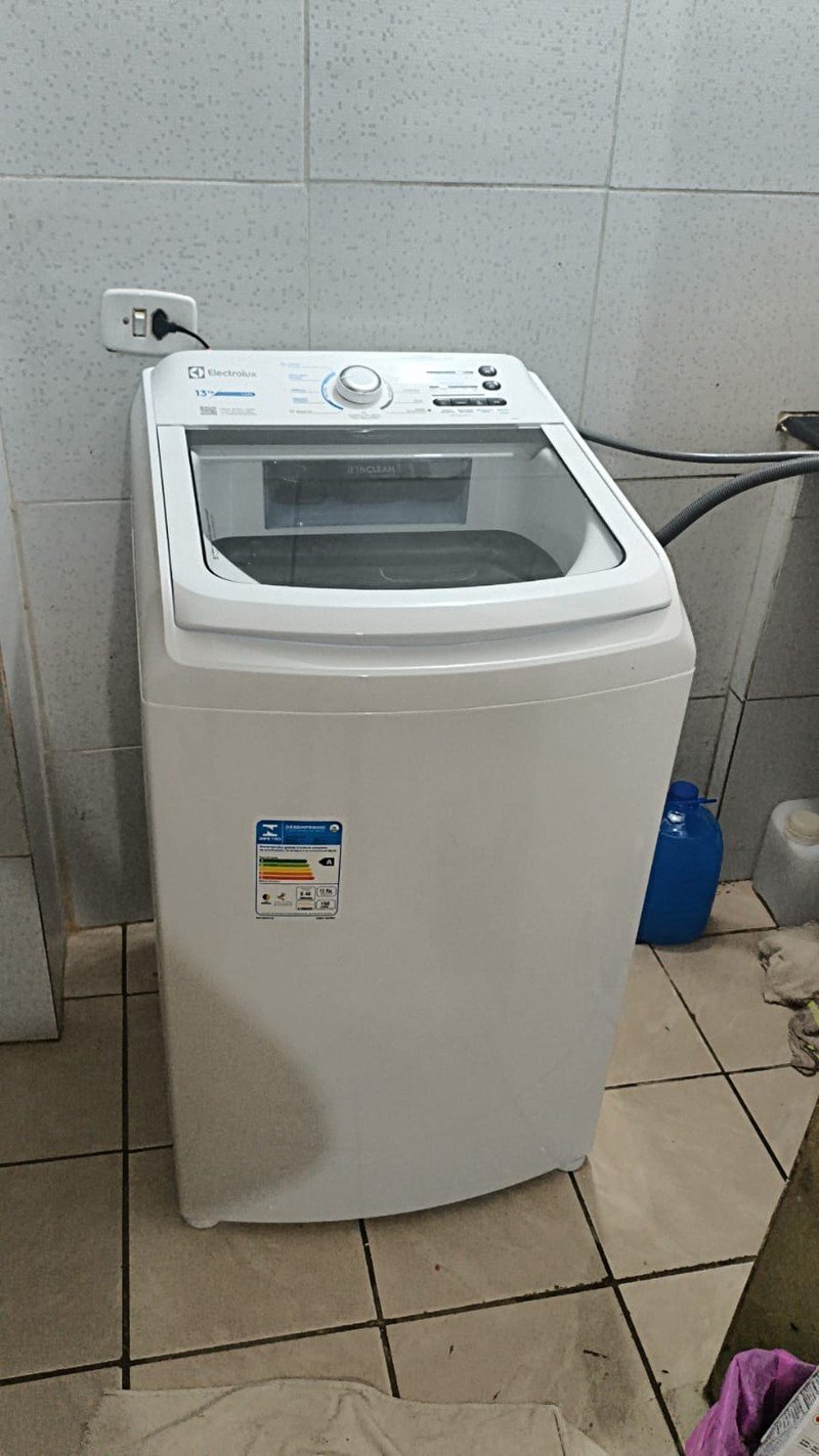 Máquina de Lavar Electrolux 13kg Branca Essential Care com Cesto