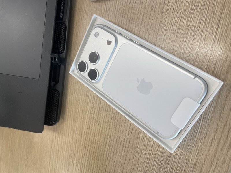 iPhone 17 Pro 256GB Prateado - APPLE - iPhone 17 Pro Max