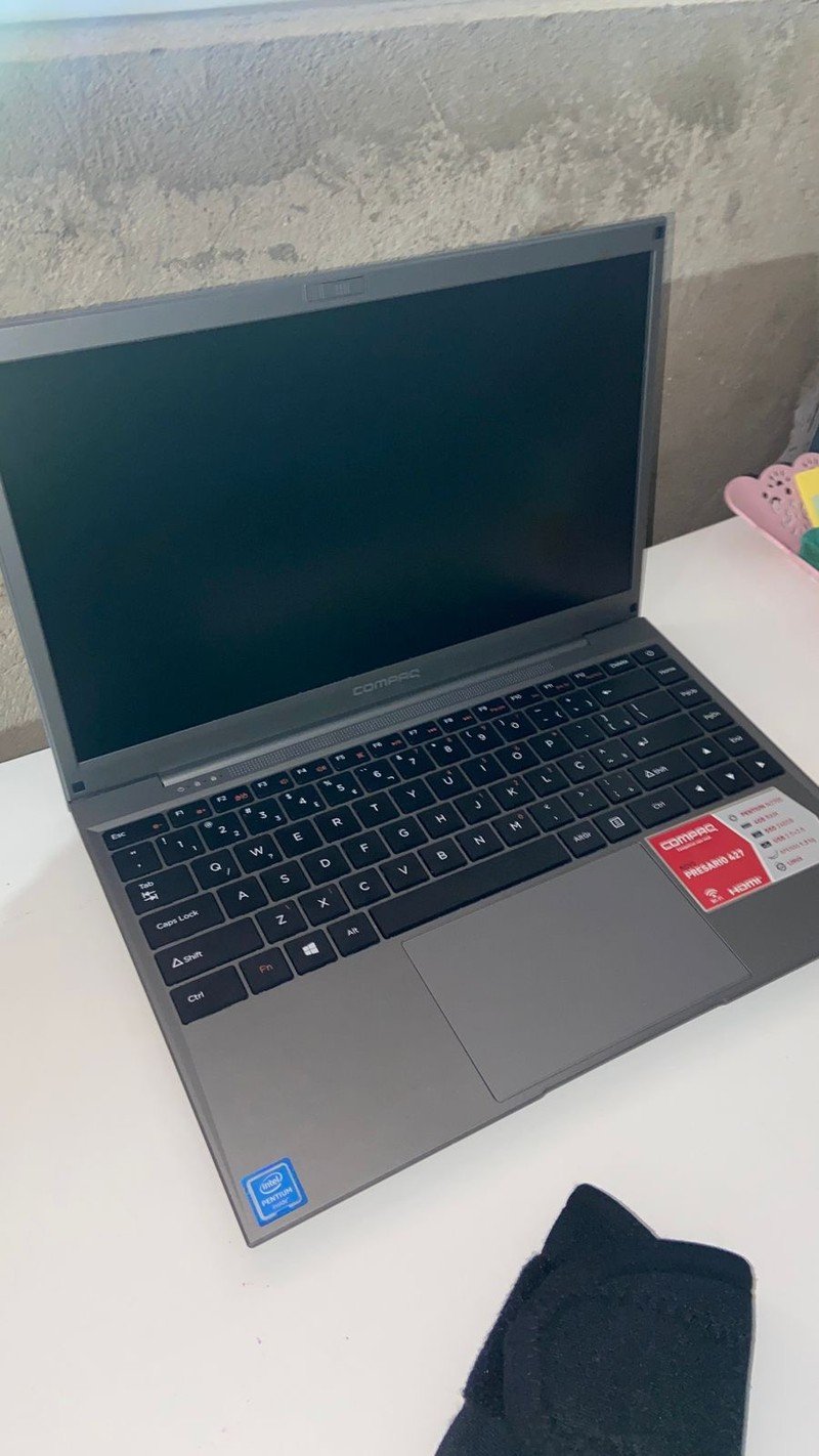 Notebook Compaq Presario 427 Intel Pentium N3700 - 4GB 240GB SSD