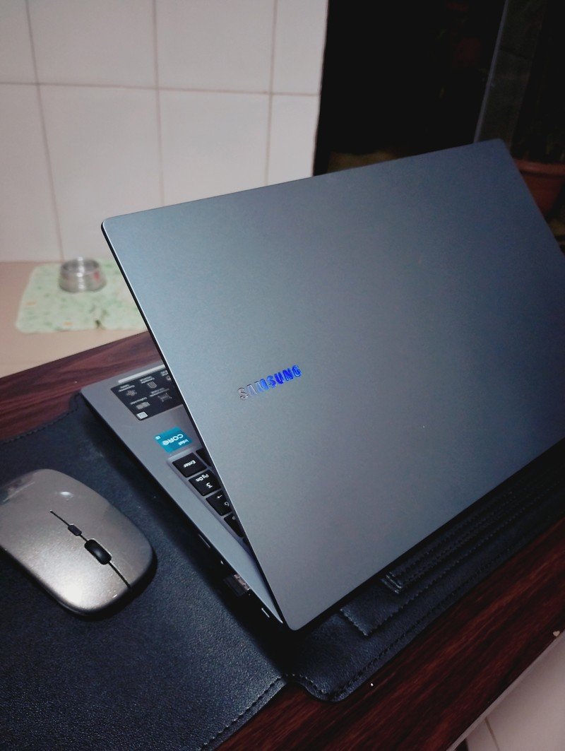 Notebook Samsung Galaxy Book4, Windows 11 Home, Intel Core i3, 8GB