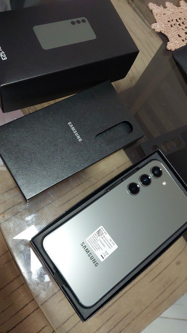 Smartphone Samsung Galaxy S23 512GB Creme 5G 8GB RAM 6,1