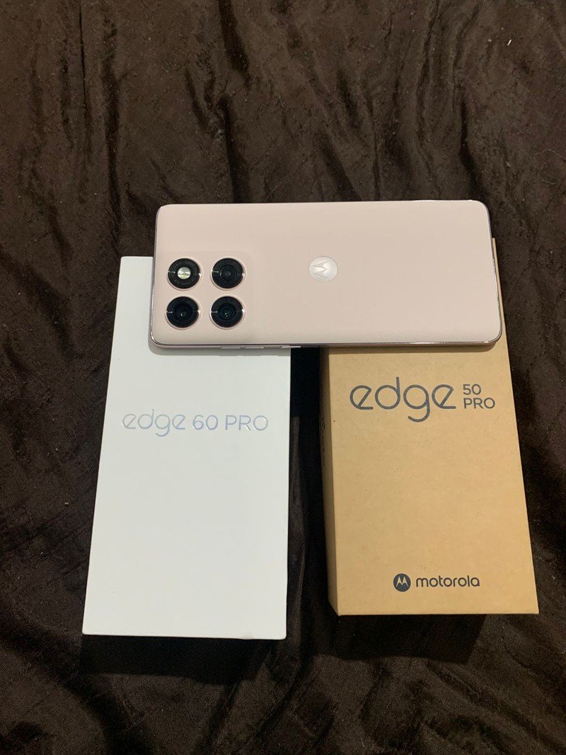 Smartphone Motorola Edge 60 PRO 5G 512GB 24GB 12GB RAM+12GBTela