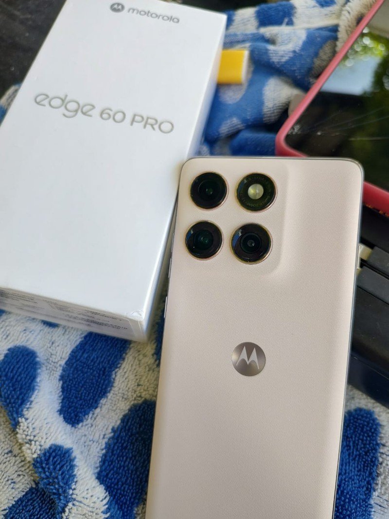 Smartphone Motorola Edge 60 PRO 5G 512GB 24GB 12GB RAM+12GBTela