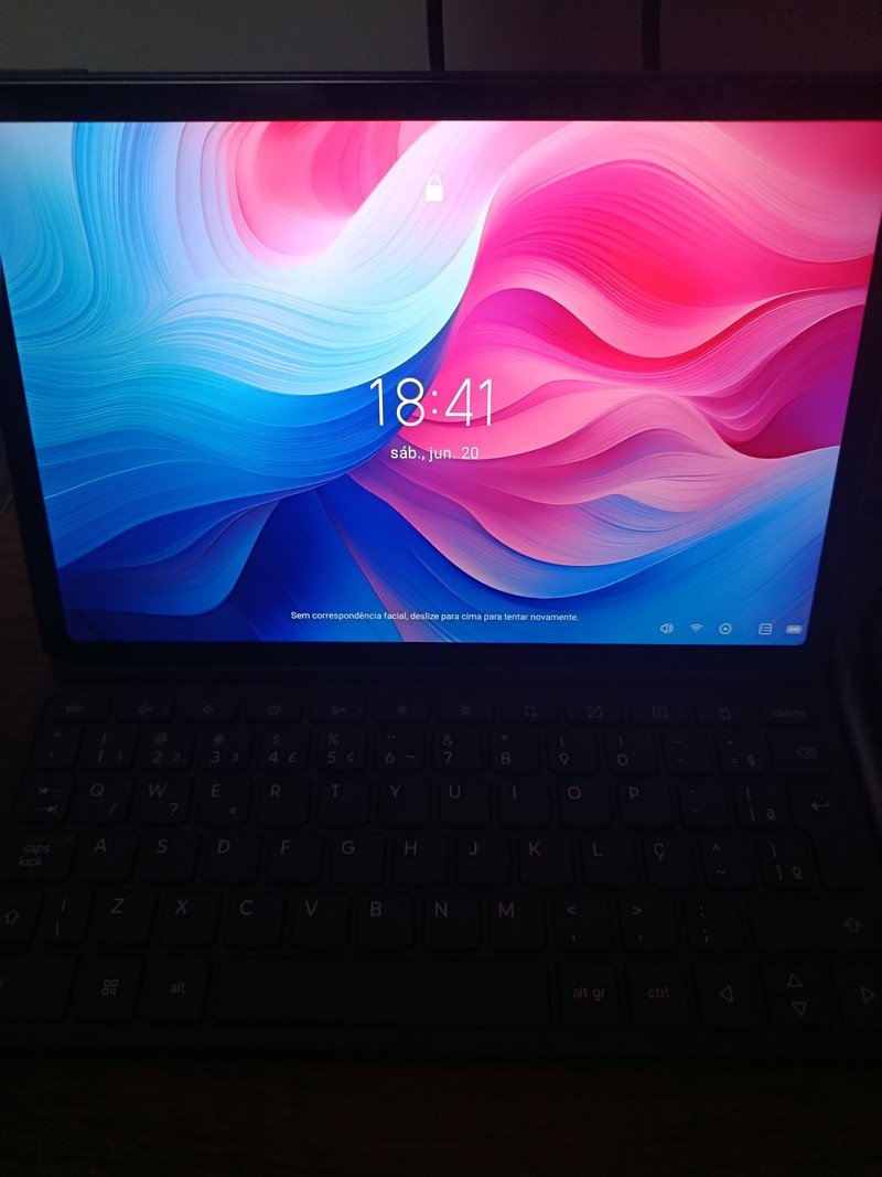 Tablet Lenovo Idea Tab Octa Core 8GB RAMB 128GB Com Capa Teclado e