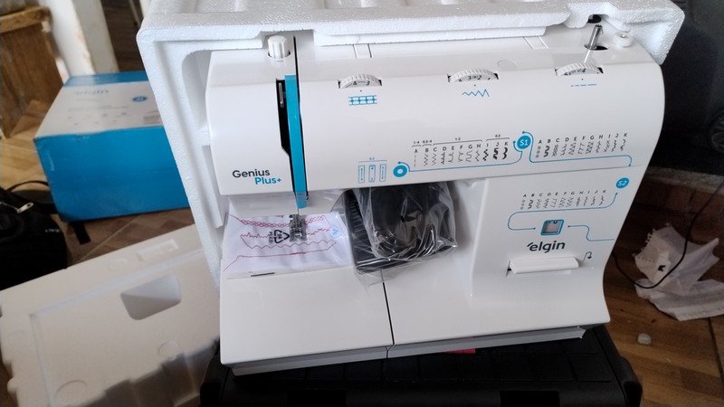 Maquina De Costura Elgin Genius Plus Jx-4035 110V Branca - Máquina