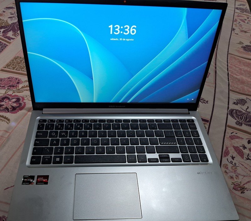 Notebook ASUS Vivobook 15 M1502YA AMD Ryzen 7 5825U 16GB Ram 512GB