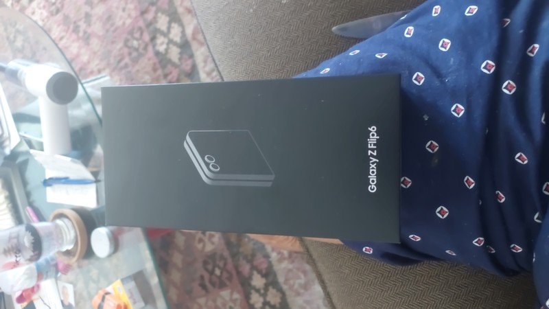 Usado: Samsung Galaxy ZFlip 6 256GB Preto - Bom - Galaxy Z Flip 6