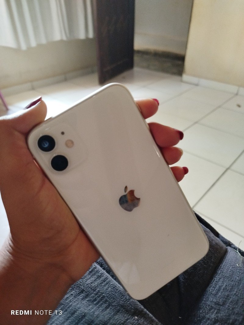 Usado: iPhone 11 128GB Branco Bom - bateria 70% - Trocafy - Apple